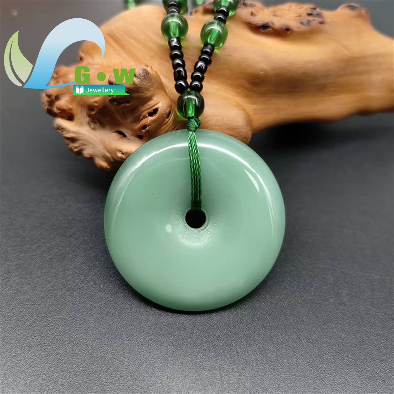 Large Jade Peace Pendant Neckl - Ethnic Fashion Store recension och pris
