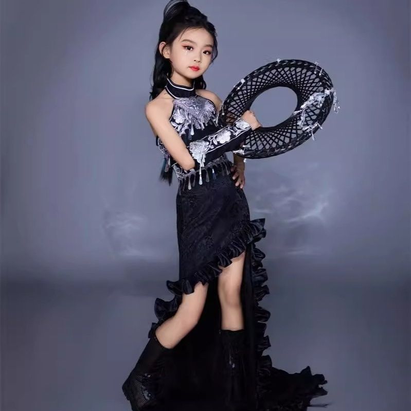 Children's Suit Trailing Skirt - Ethnic Fashion Runway recension och pris