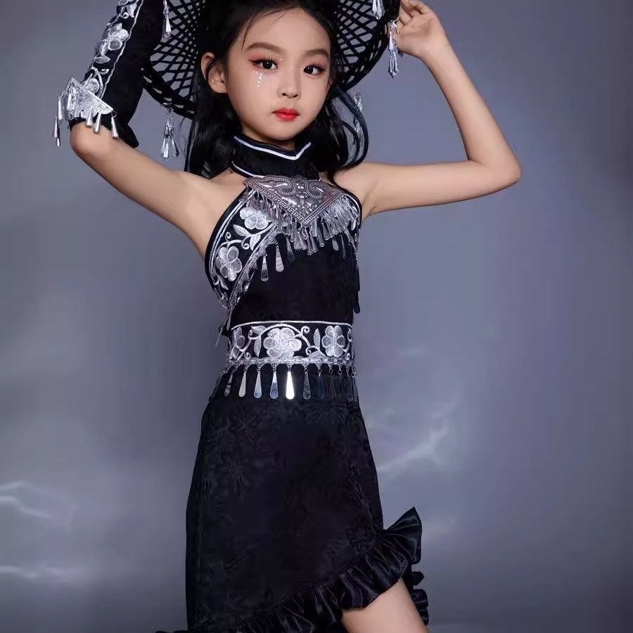 Children's Suit Trailing Skirt - Ethnic Fashion Runway recension och pris