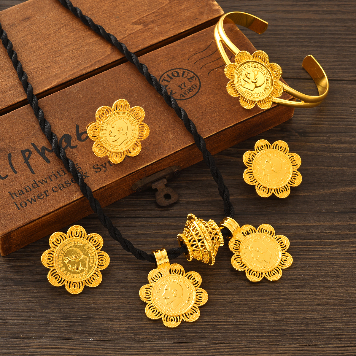 Dubai 24k Gold Plated Double P - Ethnic Fashion In Dubai recension och pris