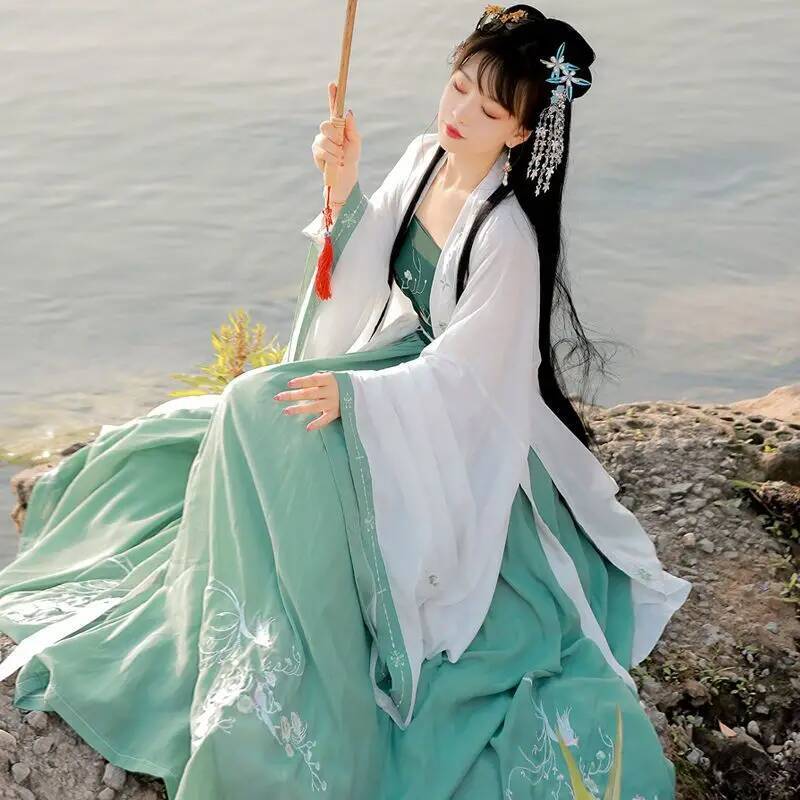 Chinese Traditional Dress for  - Ethnic Dress Fashion Show recension och pris