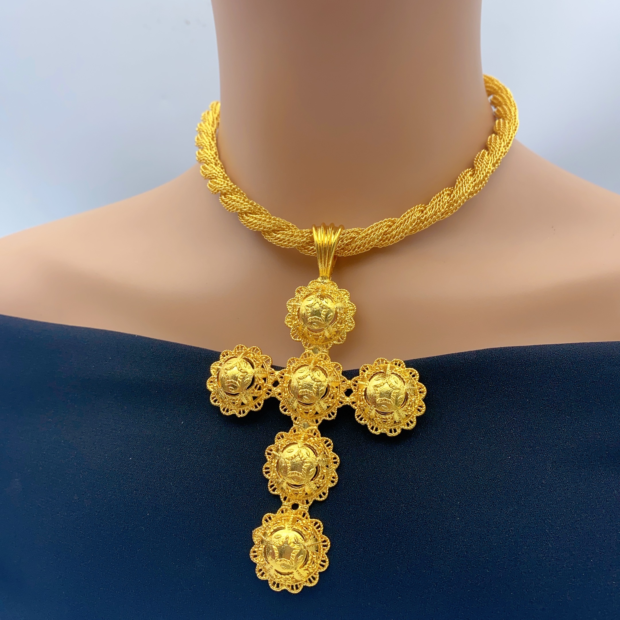 Ethiopian Cross Pendant Twiste - Ethnic Fashion In Dubai recension och pris