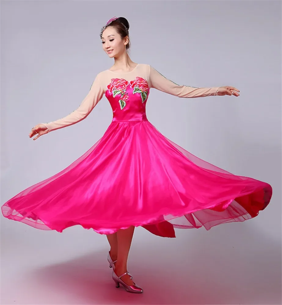 Ethnic Style Embroidery Chines - Ethnic Dress Fashion Show recension och pris